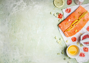 عکس با کیفیت گوشت ماهی همراه با تزئین میز